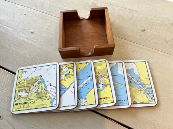 Kadoset Onderzethouder Teak incl. 6 onderzetters (Regio IJsselmeer & Markermeer)