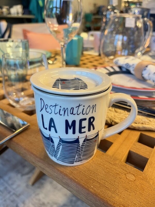 'Destination La Mer' Theeset