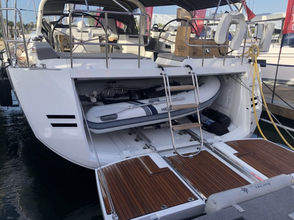 Highfield Classic 310 Folding Transom